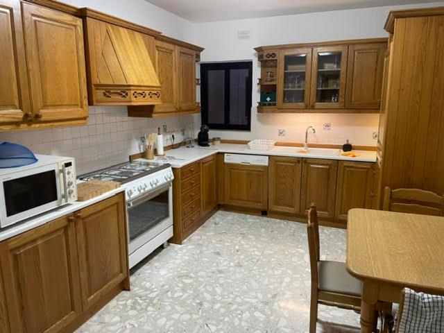 Spacious 3 Bedroom Apartment In The Heart Of St Julians سانت جوليان المظهر الخارجي الصورة