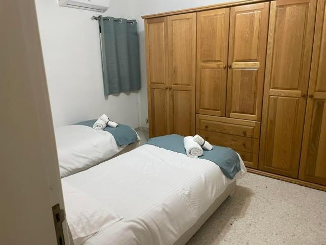 Spacious 3 Bedroom Apartment In The Heart Of St Julians سانت جوليان المظهر الخارجي الصورة