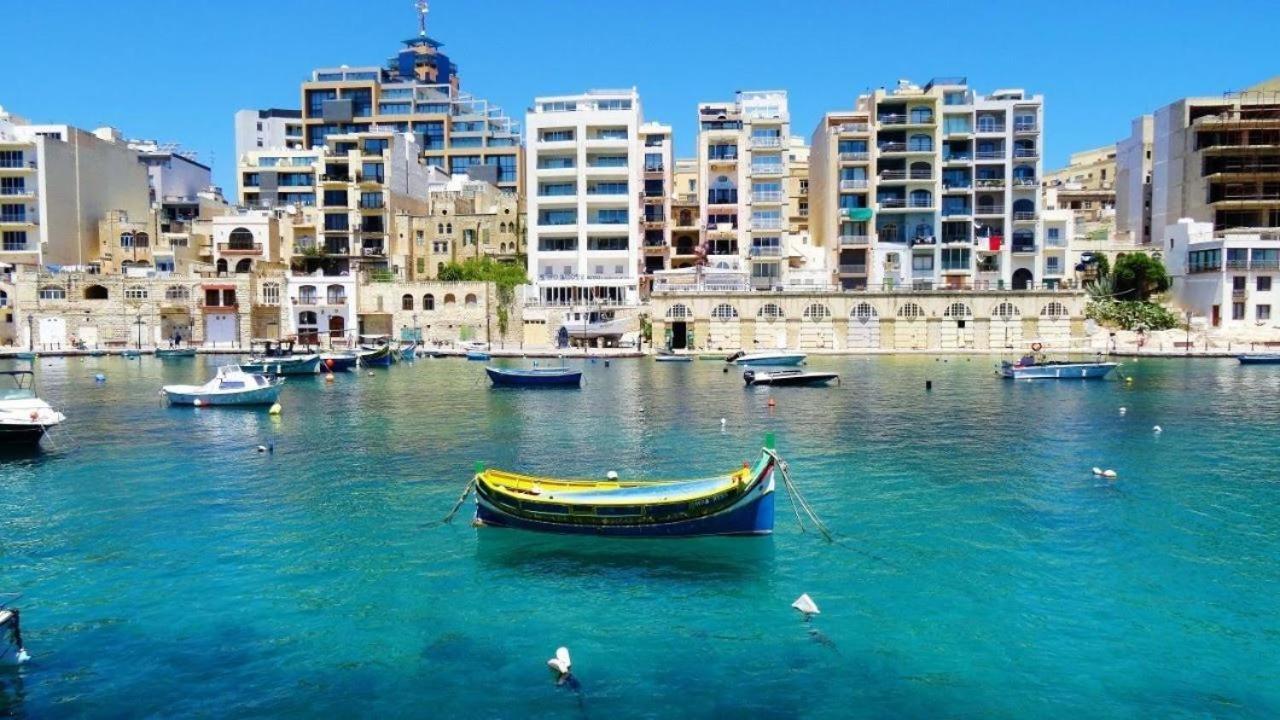 Spacious 3 Bedroom Apartment In The Heart Of St Julians سانت جوليان المظهر الخارجي الصورة
