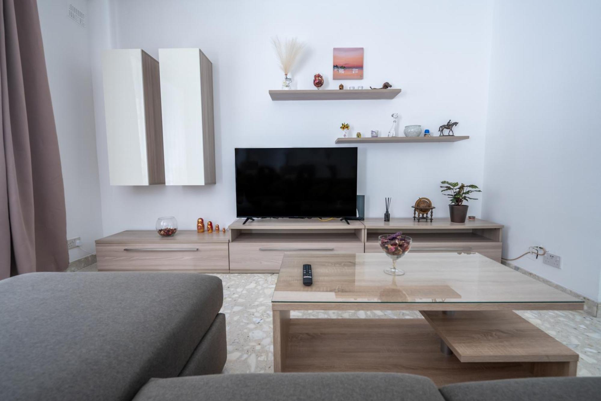 Spacious 3 Bedroom Apartment In The Heart Of St Julians سانت جوليان المظهر الخارجي الصورة