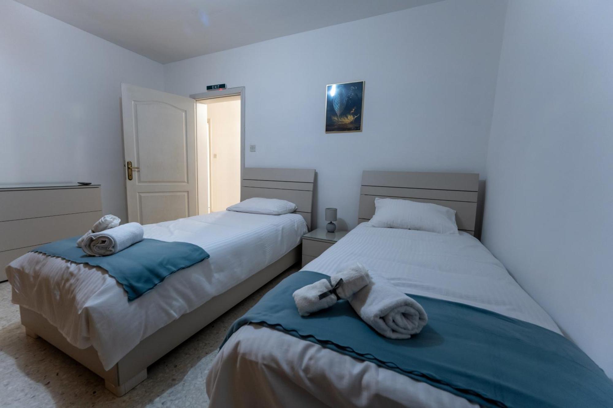 Spacious 3 Bedroom Apartment In The Heart Of St Julians سانت جوليان المظهر الخارجي الصورة