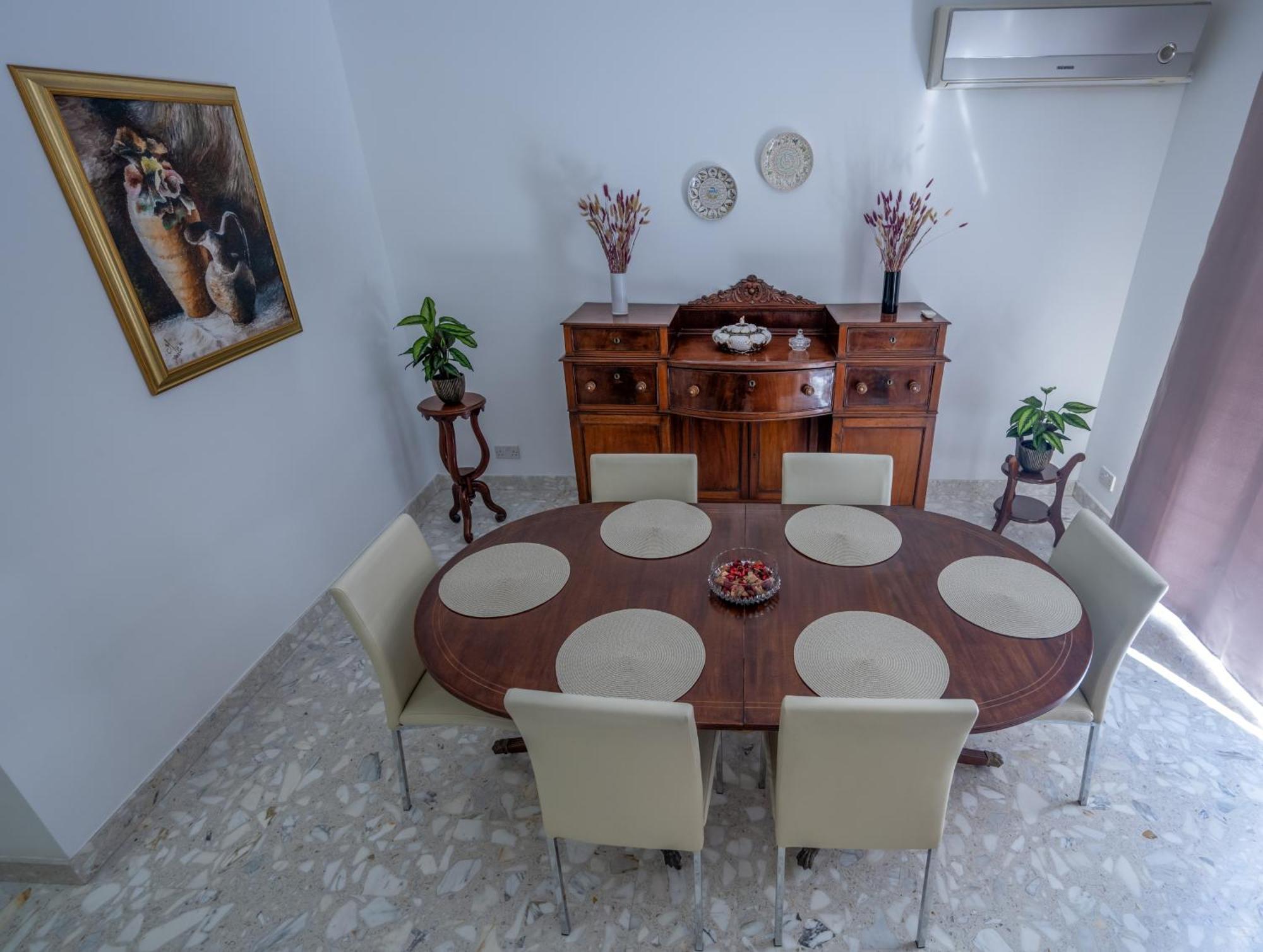 Spacious 3 Bedroom Apartment In The Heart Of St Julians سانت جوليان المظهر الخارجي الصورة