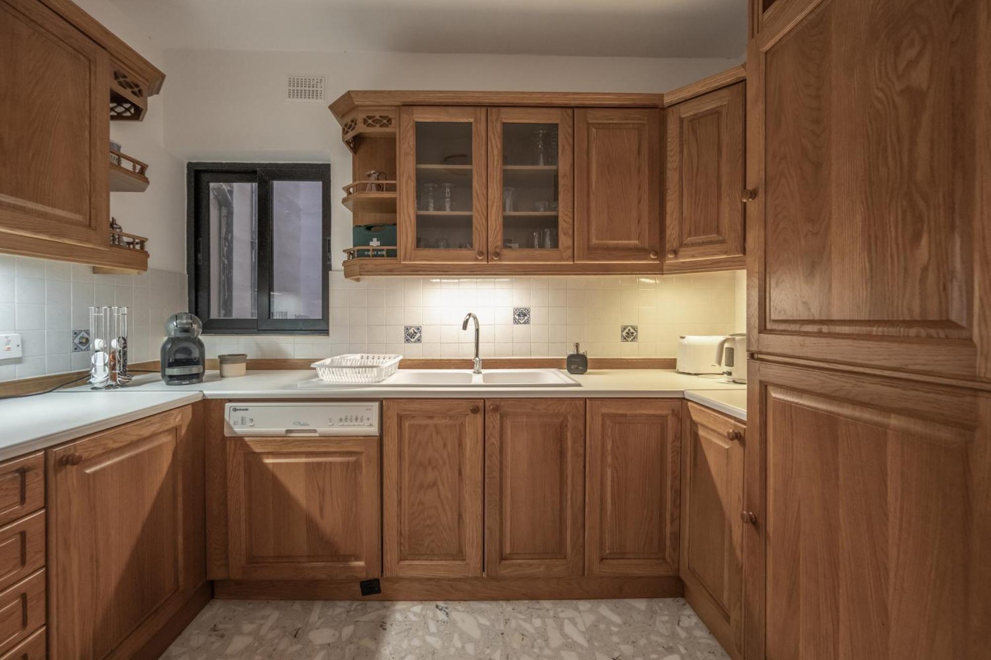 Spacious 3 Bedroom Apartment In The Heart Of St Julians سانت جوليان المظهر الخارجي الصورة