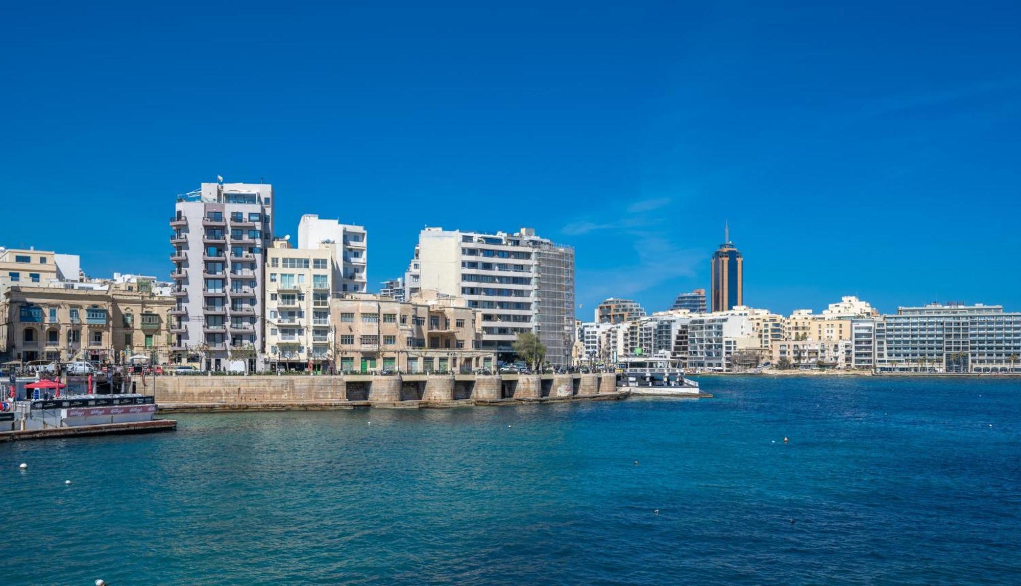 Spacious 3 Bedroom Apartment In The Heart Of St Julians سانت جوليان المظهر الخارجي الصورة