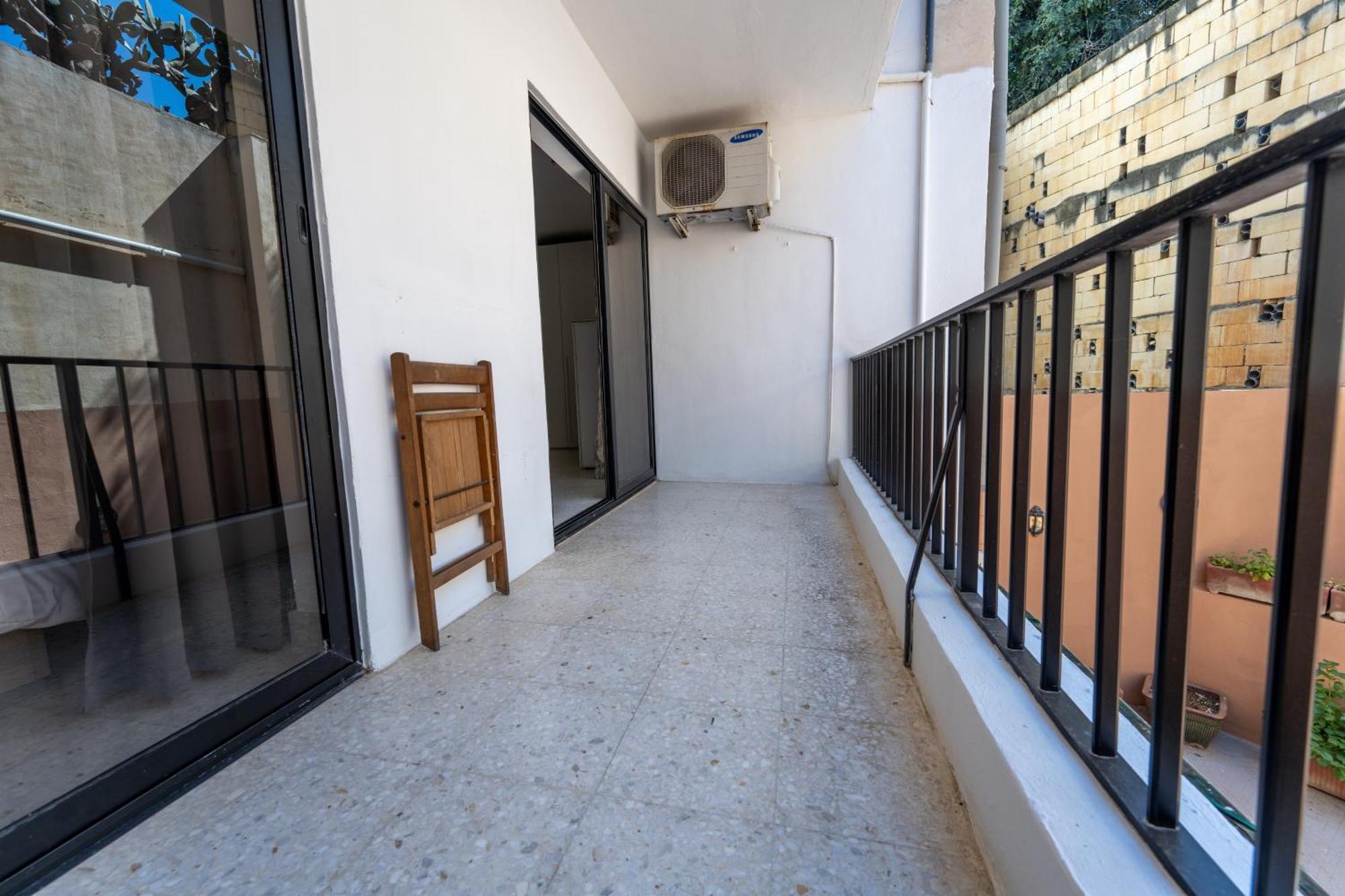 Spacious 3 Bedroom Apartment In The Heart Of St Julians سانت جوليان المظهر الخارجي الصورة